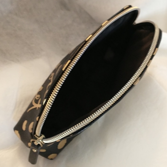 NWOT Victoria's Secret Clutch / Make up Bag - Picture 5 of 5